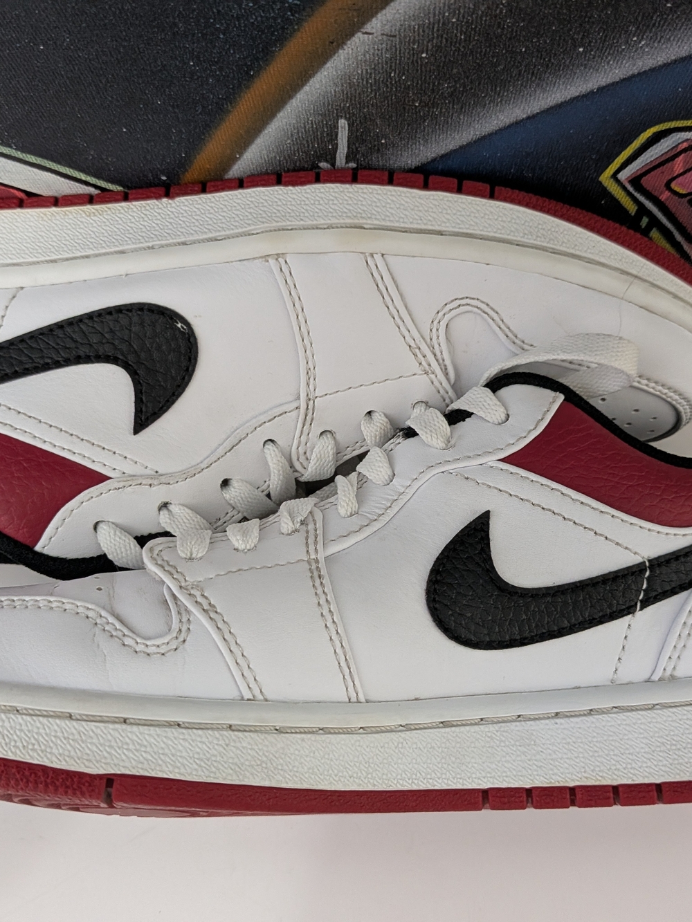 Men's 8.5 Jordan Low-Top Sneakers in White, Black & Red